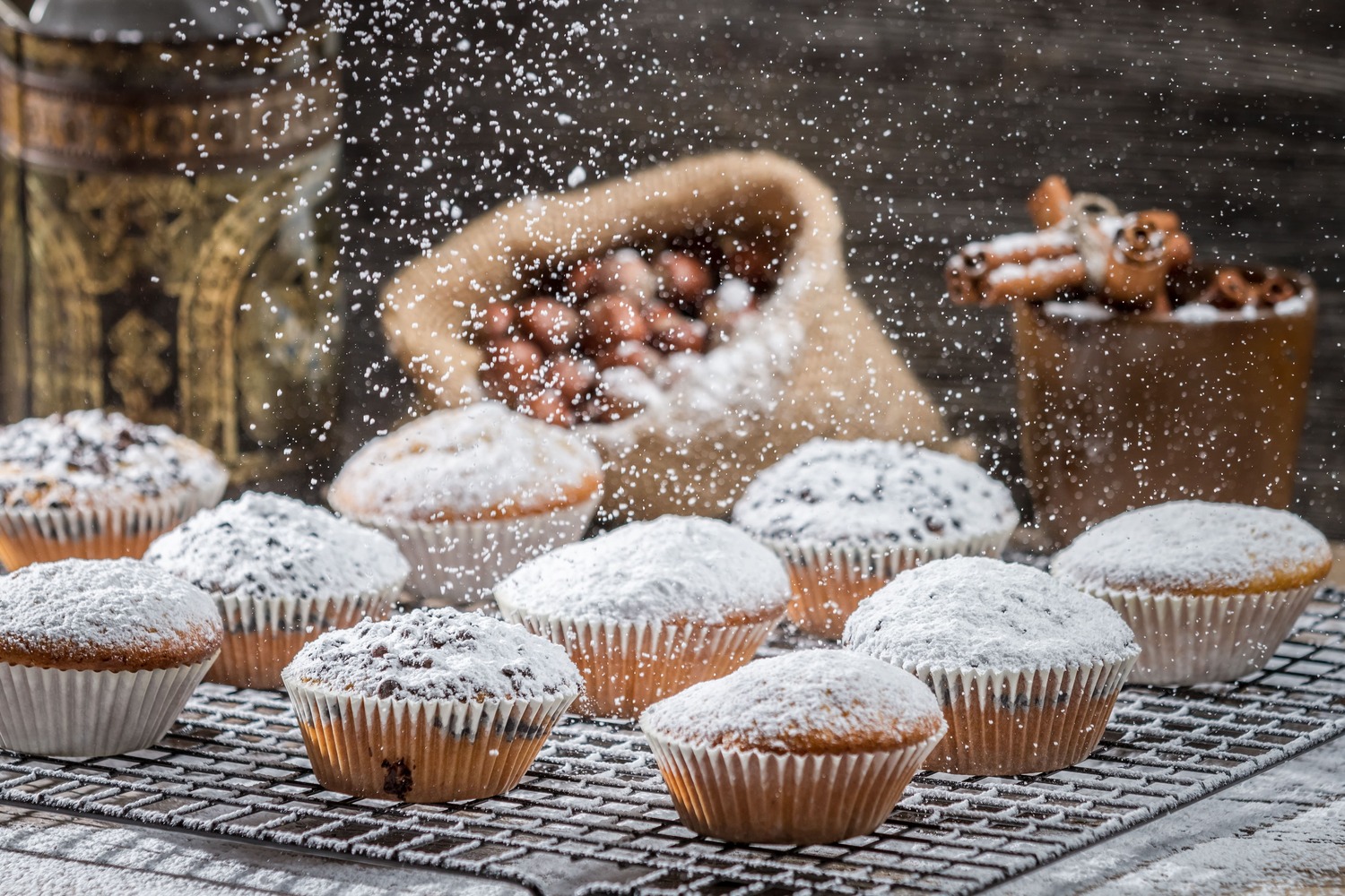 vanilla-muffins-decorated-with-icing-sugar-2022-04-08-01-07-06-utc-1-1.jpg
